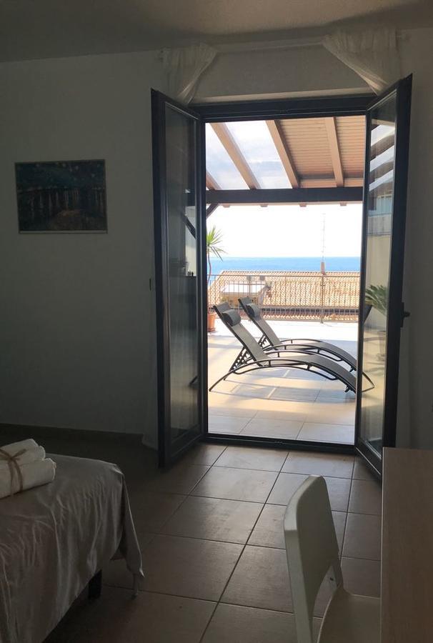 Appartamento Gambero Beach Santa Teresa di Riva Kültér fotó